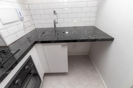 Apartamento à venda com 32m², 2 quartos e sem vaga Apartamento à venda com 32m², 2 quartos e sem vagaCozinha e Área de Serviço