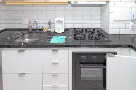 Apartamento à venda com 32m², 2 quartos e sem vaga Apartamento à venda com 32m², 2 quartos e sem vagaCozinha e Área de Serviço