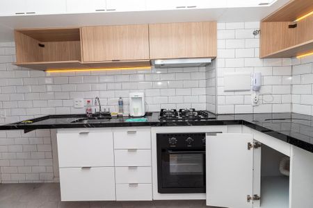 Apartamento à venda com 32m², 2 quartos e sem vaga Apartamento à venda com 32m², 2 quartos e sem vagaCozinha e Área de Serviço