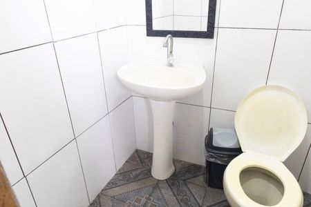 Casa à venda com 70m², 2 quartos e 2 vagas Casa à venda com 70m², 2 quartos e 2 vagasBanheiro de serviço
