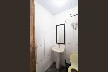 Banheiro de serviço de casa à venda com 2 quartos, 70m² em Campo Grande, Rio de Janeiro