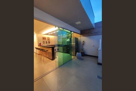 Apartamento para alugar com 200m², 4 quartos e 2 vagas