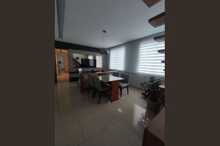 Apartamento para alugar com 200m², 4 quartos e 2 vagas