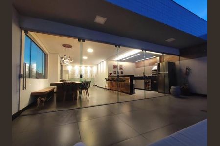 Apartamento para alugar com 200m², 4 quartos e 2 vagas