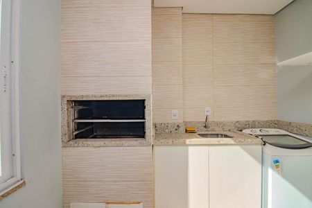Cozinha e Área de Serviço de apartamento à venda com 2 quartos, 83m² em Rio Branco, Porto Alegre