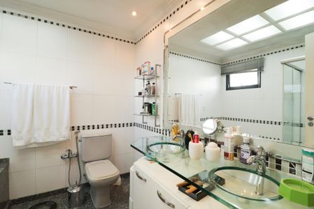 Apartamento à venda com 150m², 3 quartos e 3 vagasBanheiro da Suíte 1