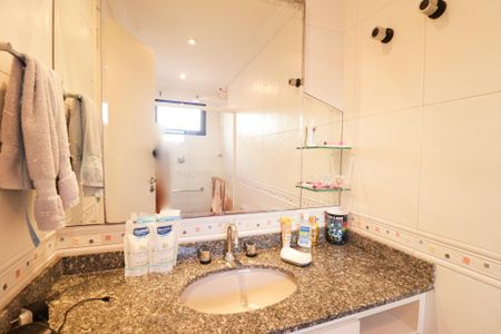 Apartamento à venda com 150m², 3 quartos e 3 vagasBanheiro da Suíte 2
