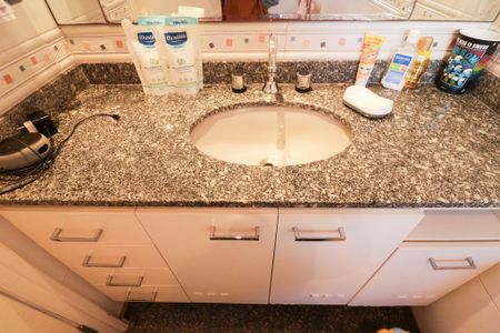 Apartamento à venda com 150m², 3 quartos e 3 vagasBanheiro da Suíte 2