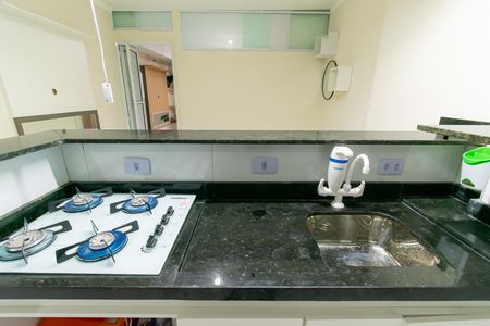 Cozinha de apartamento para alugar com 1 quarto, 27m² em Liberdade, São Paulo