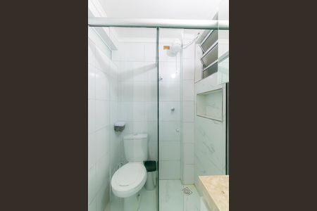 Banheiro de apartamento para alugar com 1 quarto, 27m² em Liberdade, São Paulo
