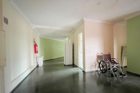 Casa de condomínio à venda com 57m², 2 quartos e 1 vaga Casa de condomínio à venda com 57m², 2 quartos e 1 vagaÁrea comum - Salão de festas