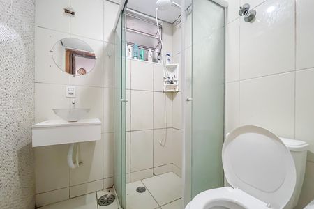 Casa de condomínio à venda com 57m², 2 quartos e 1 vaga Casa de condomínio à venda com 57m², 2 quartos e 1 vagaBanheiro
