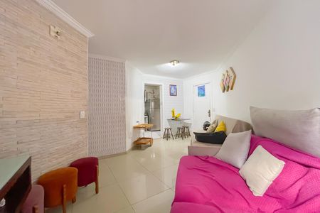 Casa de condomínio à venda com 57m², 2 quartos e 1 vaga Casa de condomínio à venda com 57m², 2 quartos e 1 vagaSala