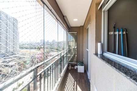Apartamento à venda com 66m², 2 quartos e 1 vaga Apartamento à venda com 66m², 2 quartos e 1 vagaVaranda