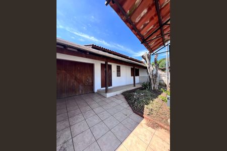 Casa para alugar com 157m², 3 quartos e 2 vagas Casa para alugar com 157m², 3 quartos e 2 vagasFachada