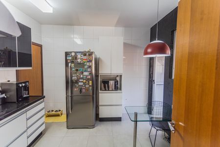 Apartamento para alugar com 130m², 4 quartos e 3 vagas