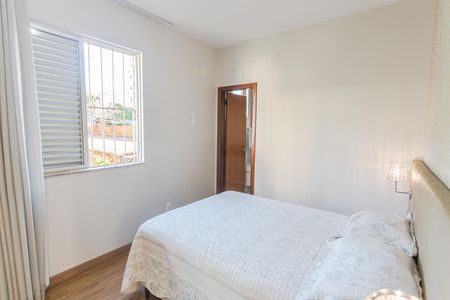 Apartamento para alugar com 130m², 4 quartos e 3 vagas Apartamento para alugar com 130m², 4 quartos e 3 vagasSuíte
