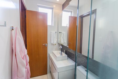 Apartamento para alugar com 130m², 4 quartos e 3 vagas Apartamento para alugar com 130m², 4 quartos e 3 vagasBanheiro da Suíte