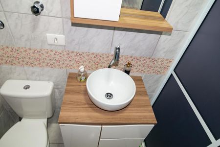 Apartamento para alugar com 55m², 2 quartos e sem vagaBanheiro