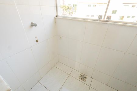 area de serviço de apartamento para alugar com 2 quartos, 70m² em Santa Rosa, Belo Horizonte