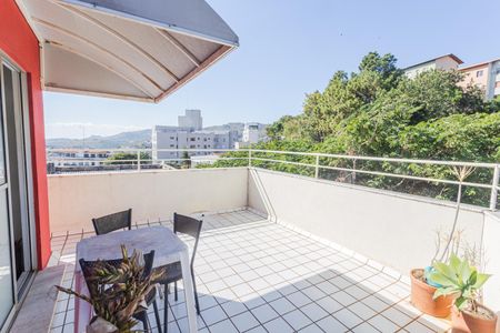 Apartamento à venda com 168m², 3 quartos e 1 vaga Apartamento à venda com 168m², 3 quartos e 1 vagaCobertura