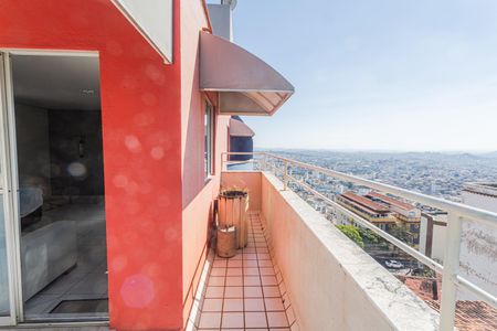 Apartamento à venda com 168m², 3 quartos e 1 vaga Apartamento à venda com 168m², 3 quartos e 1 vagaCobertura