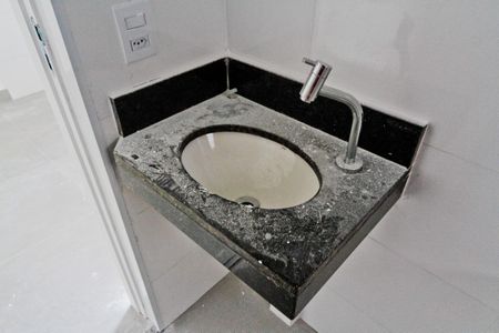 Banheiro de apartamento à venda com 2 quartos, 41m² em Jardim Primavera, São Paulo