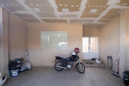 Garagem de casa à venda com 2 quartos, 250m² em Parque Edu Chaves, São Paulo