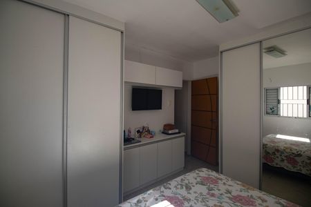Suíte  de casa à venda com 2 quartos, 250m² em Parque Edu Chaves, São Paulo