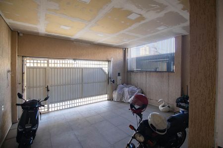 Garagem de casa à venda com 2 quartos, 250m² em Parque Edu Chaves, São Paulo
