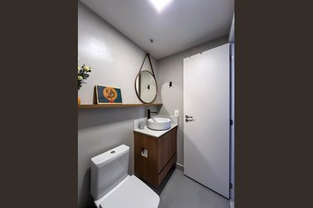 Apartamento à venda com 74m², 2 quartos e 1 vaga Apartamento à venda com 74m², 2 quartos e 1 vagaBanheiro