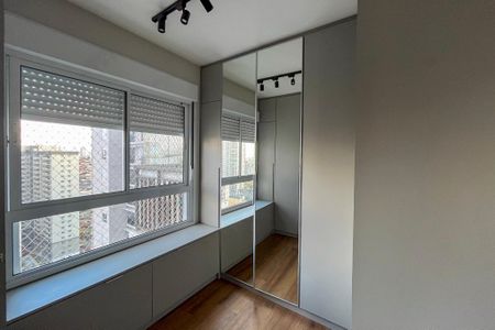 Apartamento à venda com 74m², 2 quartos e 1 vaga Apartamento à venda com 74m², 2 quartos e 1 vagaCloset da suíte