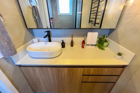Apartamento à venda com 74m², 2 quartos e 1 vaga Apartamento à venda com 74m², 2 quartos e 1 vagaBanheiro da Suíte