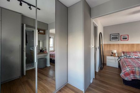 Apartamento à venda com 74m², 2 quartos e 1 vaga Apartamento à venda com 74m², 2 quartos e 1 vagaCloset da suíte