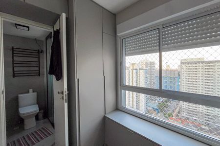 Apartamento à venda com 74m², 2 quartos e 1 vaga Apartamento à venda com 74m², 2 quartos e 1 vagaCloset da suíte
