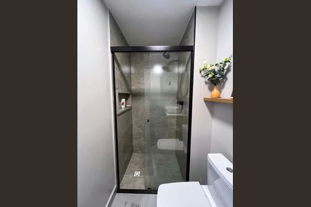 Apartamento à venda com 74m², 2 quartos e 1 vaga Apartamento à venda com 74m², 2 quartos e 1 vagaBanheiro
