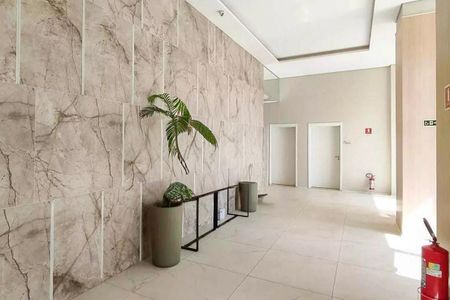 Apartamento à venda com 74m², 2 quartos e 1 vaga Apartamento à venda com 74m², 2 quartos e 1 vagaHall social