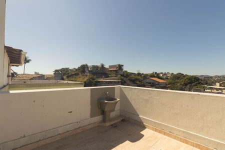 Área externa de apartamento para alugar com 2 quartos, 60m² em Colubandê, São Gonçalo