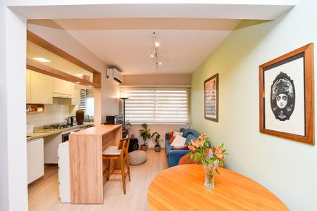 Sala de apartamento à venda com 1 quarto, 48m² em Vila Ipiranga, Porto Alegre
