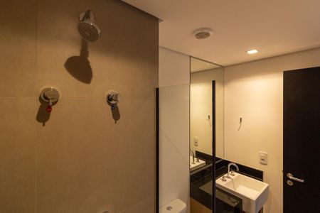 Banheiro de kitnet/studio para alugar com 1 quarto, 25m² em Jardim Paulista, São Paulo