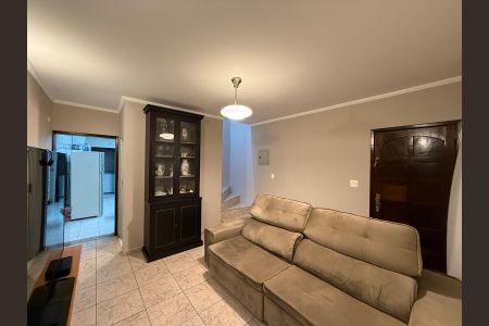 Foto 17 de casa para alugar com 3 quartos, 181m² em Vila Serralheiro, São Paulo