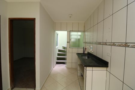 Cozinha de apartamento para alugar com 1 quarto, 56m² em Parque Sao Rafael, São Paulo
