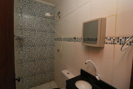 Banheiro de apartamento para alugar com 1 quarto, 56m² em Parque Sao Rafael, São Paulo