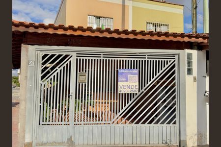 Placa instalada na fachada do imóvel  de casa à venda com 2 quartos, 106m² em Jardim Frizzo, Guarulhos