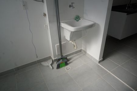 Lavanderia de apartamento para alugar com 2 quartos, 81m² em Jardim Branca Flor, Embu das Artes