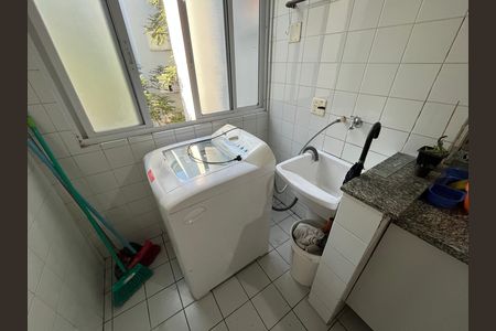 Área de Serviço de apartamento para alugar com 2 quartos, 56m² em Parque Reboucas, São Paulo