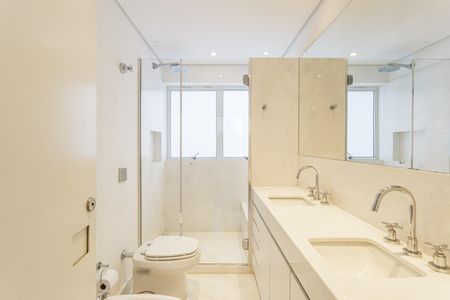 Apartamento à venda com 89m², 1 quarto e 1 vaga Apartamento à venda com 89m², 1 quarto e 1 vagaBanheiro da Suíte