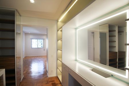 Apartamento para alugar com 148m², 3 quartos e 1 vaga Apartamento para alugar com 148m², 3 quartos e 1 vagaCloset da Suíte