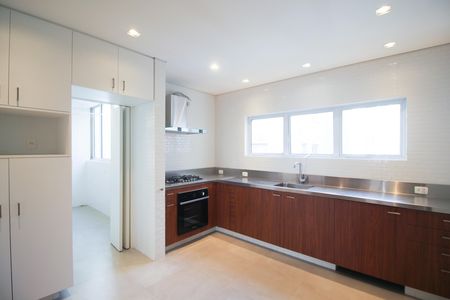 Apartamento para alugar com 148m², 3 quartos e 1 vaga Apartamento para alugar com 148m², 3 quartos e 1 vagaCozinha