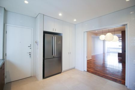Cozinha de apartamento para alugar com 3 quartos, 148m² em Itaim Bibi, São Paulo